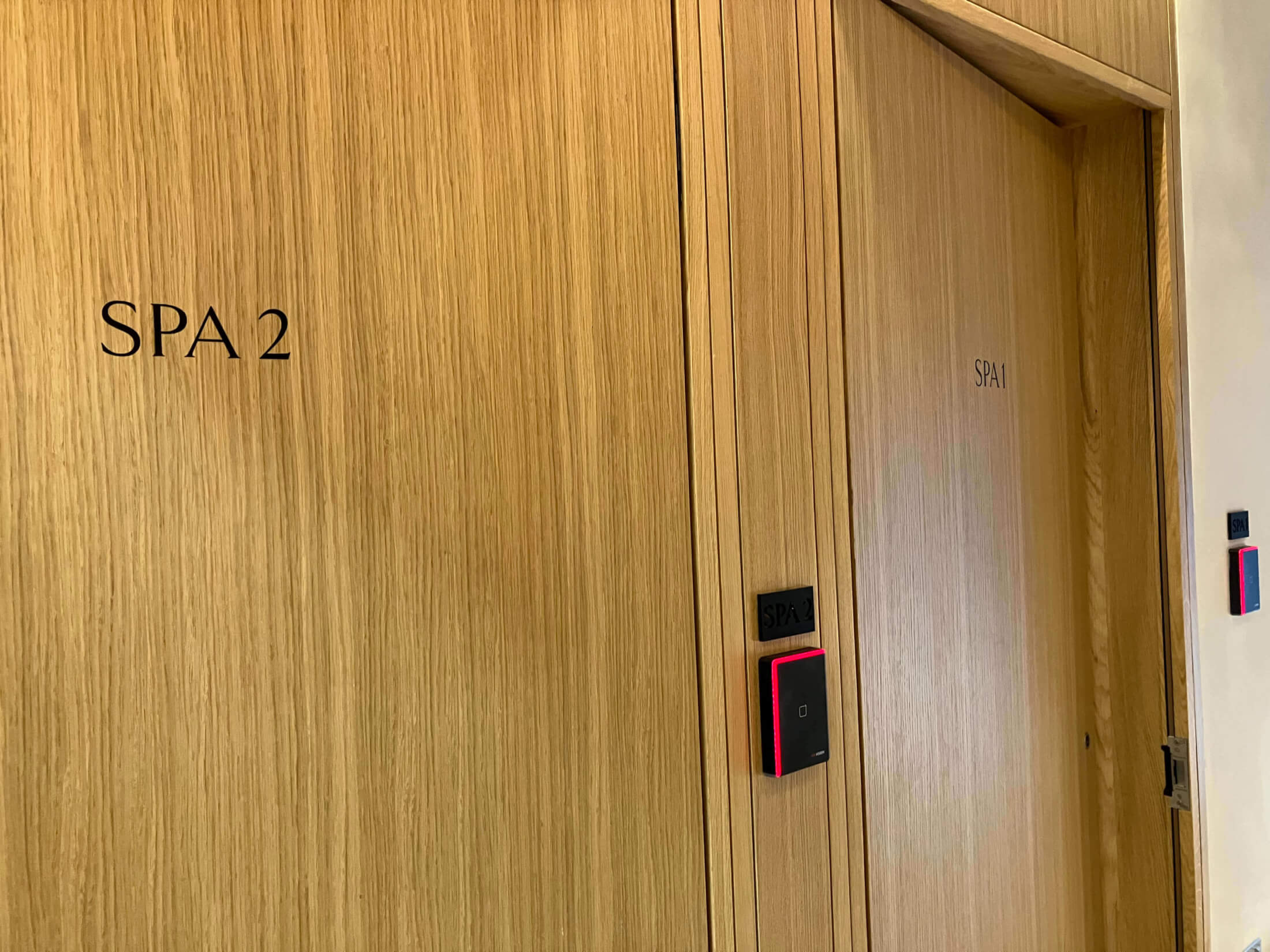 Spa Doors With Entry Pads 1 Scaled (1)